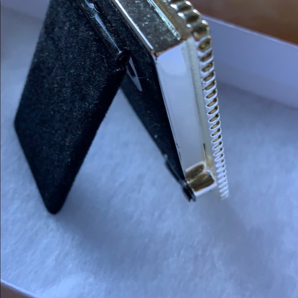 Rhinestone frame. - Picture 3 of 4